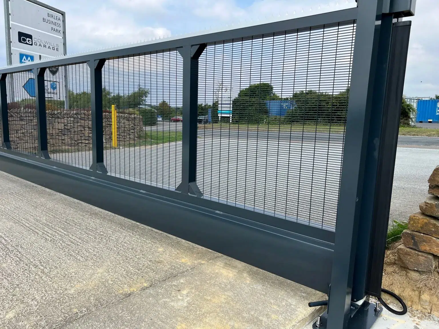 PF9000 Heavy Duty Cantilever Sliding Gate - Image 3