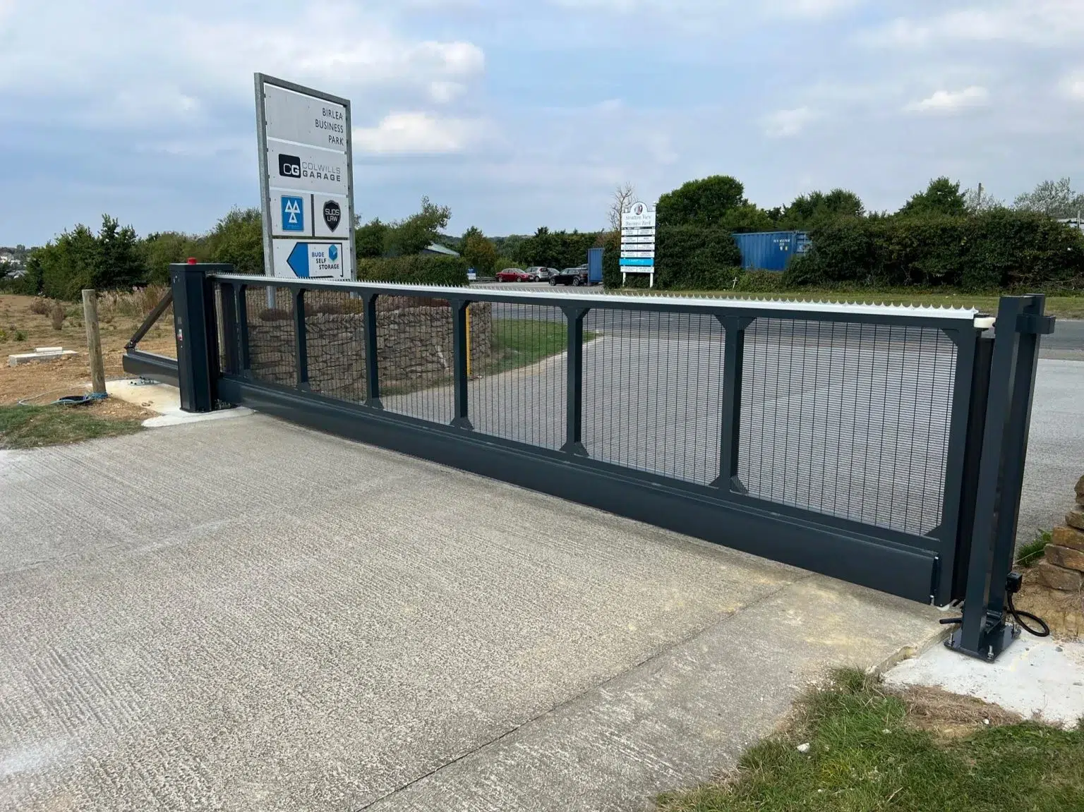 PF9000 Heavy Duty Cantilever Sliding Gate - Image 5